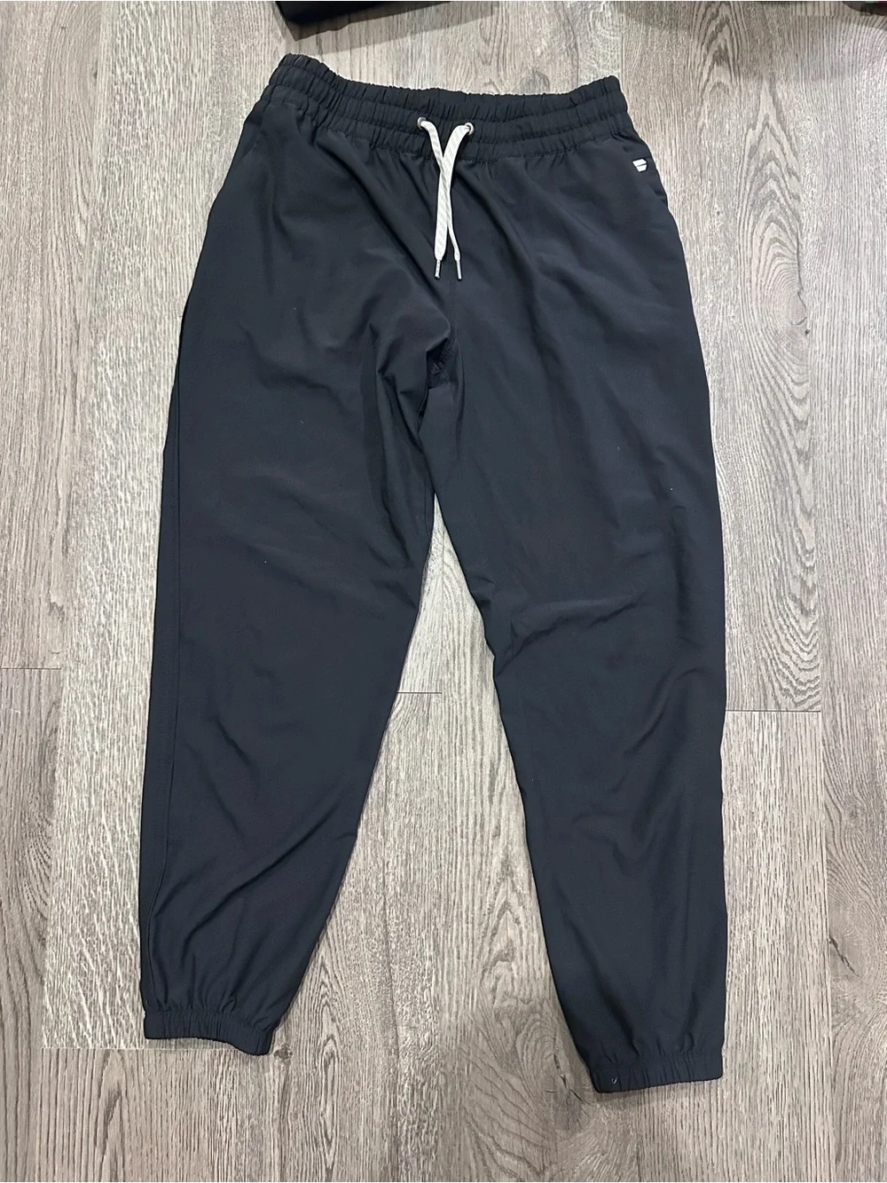Vuori Weekend Jogger - size small - black